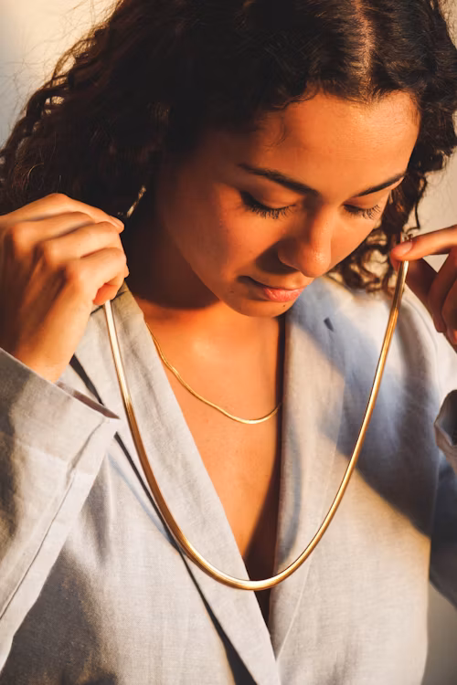 Best Women's Gold Necklace - The Top 10 Most Striking Deals!